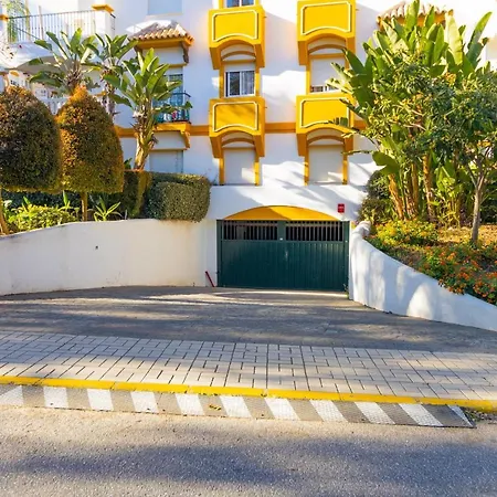 Marbella 2 Bedrooms Terrace - Pool & Parking Exterior photo